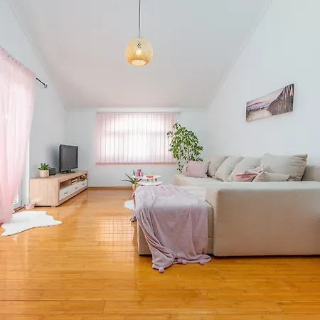 Apartment Kiara With Pool *