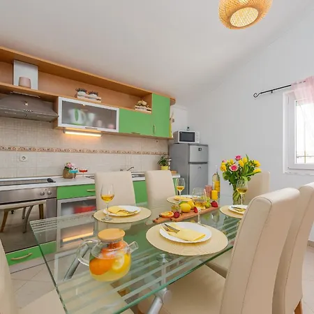 Appartement Kiara With Pool