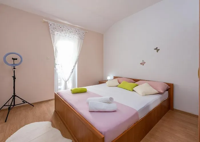 Kiara With Pool דירה זאדאר