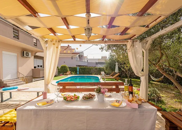 דירה Kiara With Pool