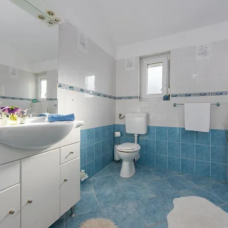 Kiara With Pool Апартаменты *