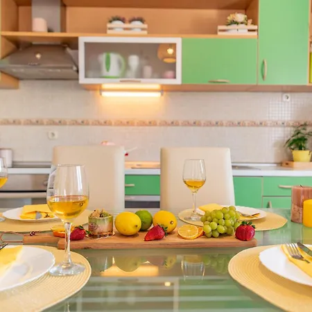 Kiara With Pool Задар