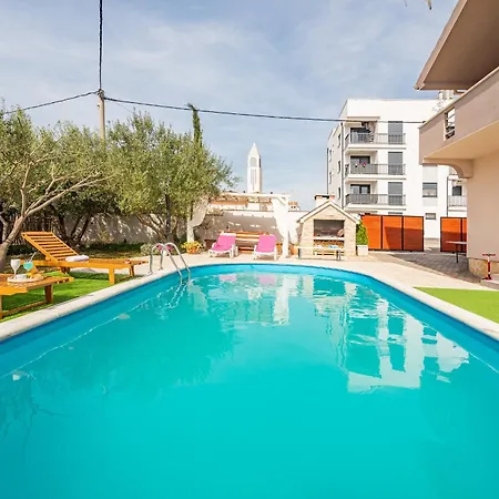 Kiara With Pool Задар