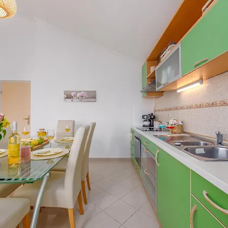 Kiara With Pool * Задар