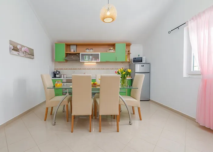 Kiara With Pool Lägenhet Zadar