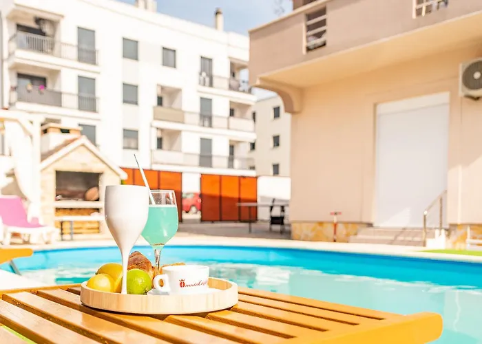 Kiara With Pool Lägenhet