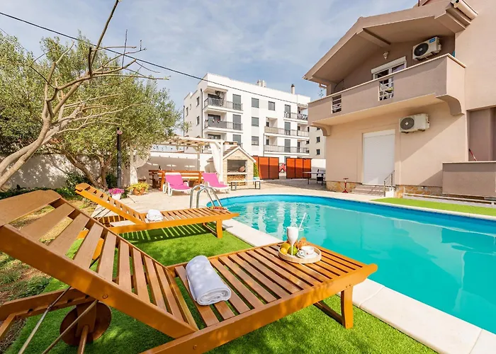 Lägenhet Kiara With Pool